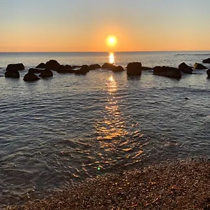 https://lalba-di-ortigia-a-due-passi-dal-mare.sicilyhotelsitaly.net